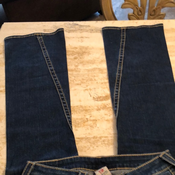 True religion Joey! Size 28 - Picture 7 of 7